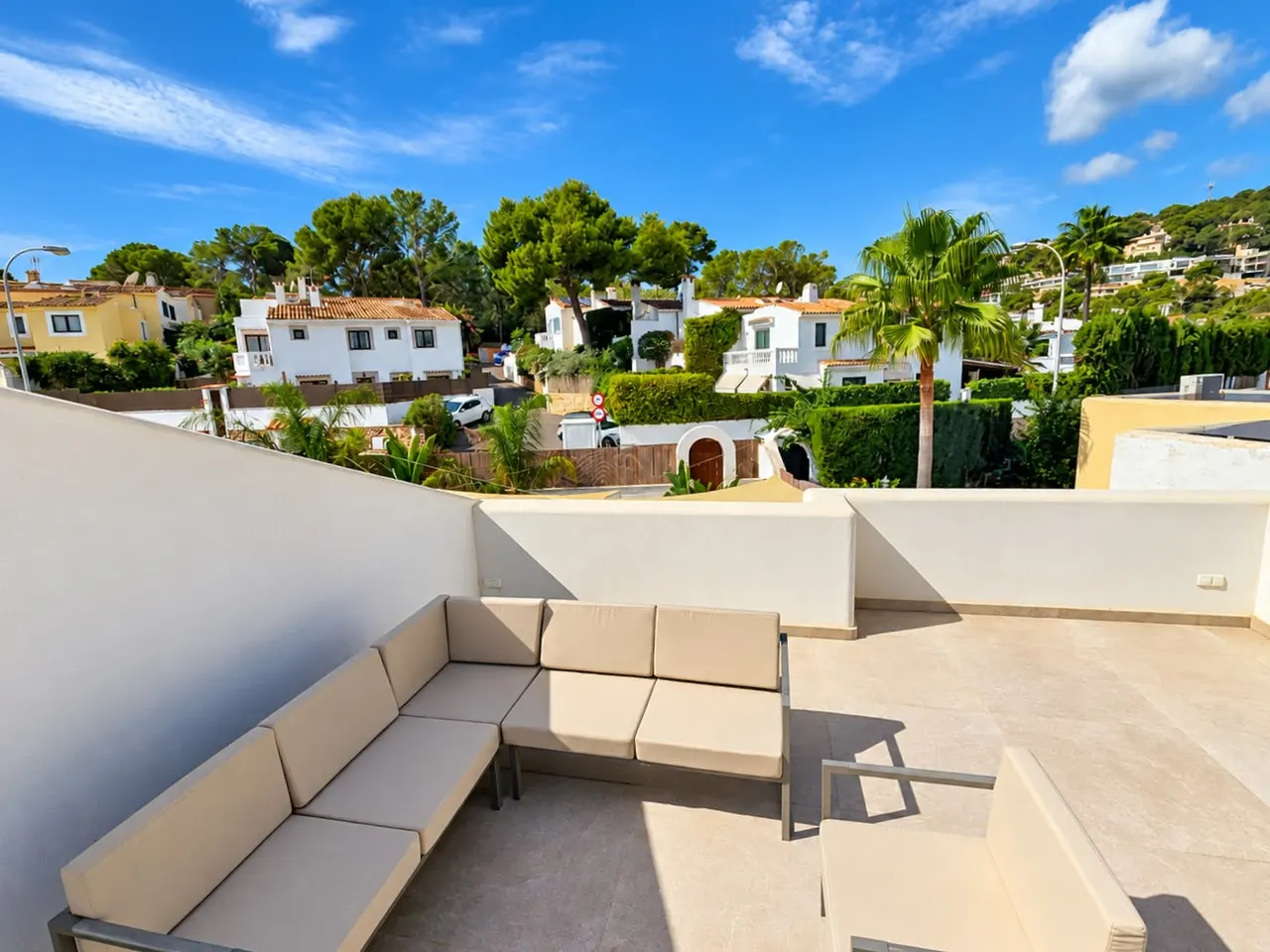 Espace repas sur le toit-terrasse